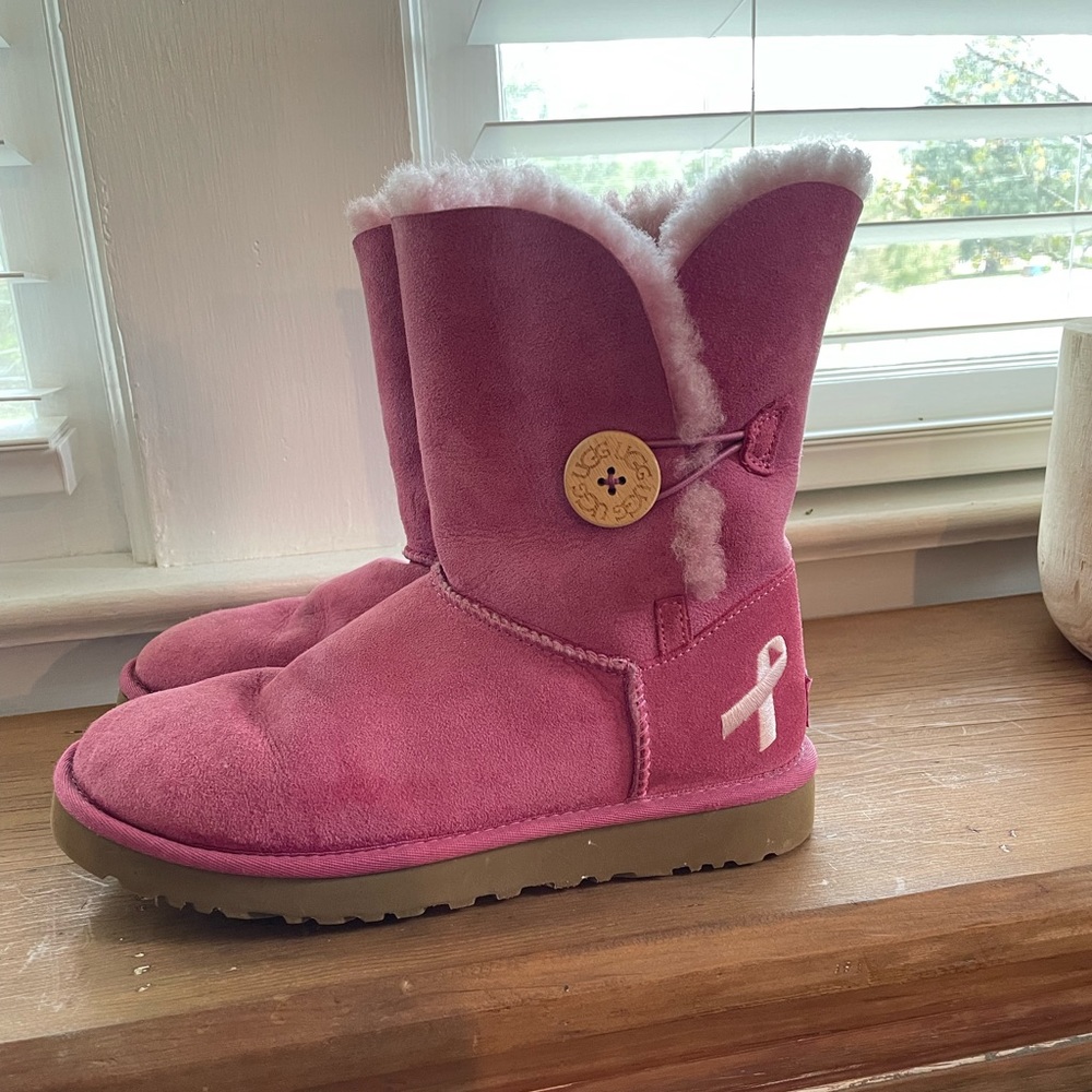 Breast cancer awareness UGGS